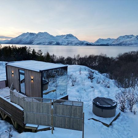 Wonderinn Arctic Utstrand ภายนอก รูปภาพ
