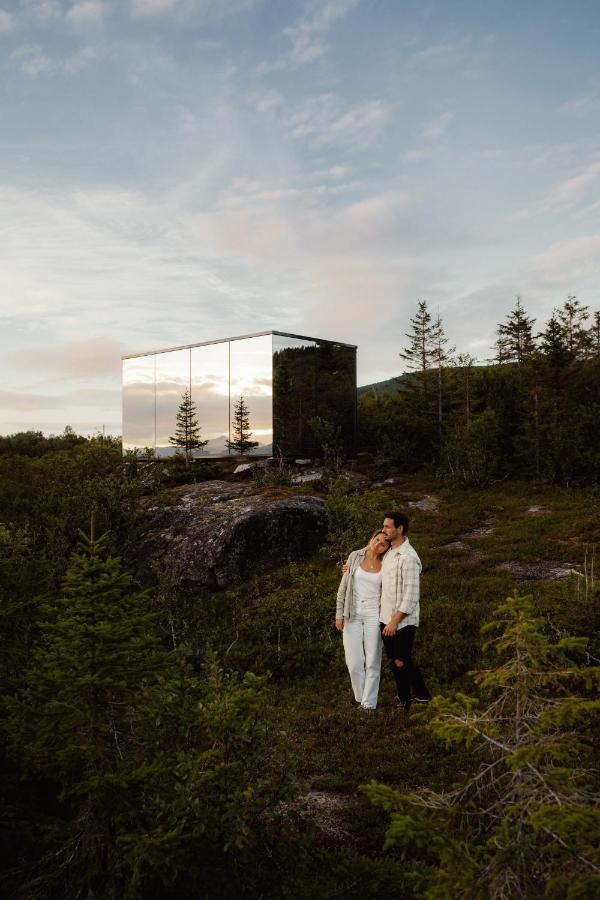 Wonderinn Arctic Utstrand ภายนอก รูปภาพ
